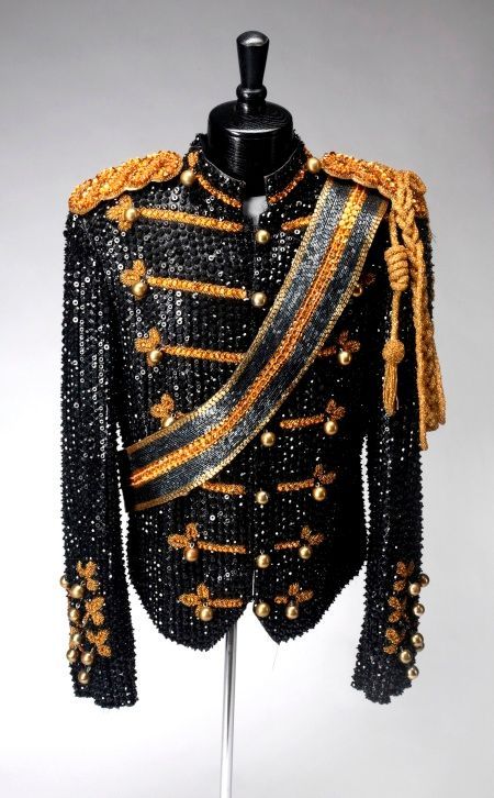 Jacksonův aukční oblek