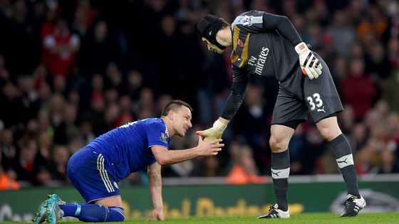 Prohlédněte si fotografie ze zápasu 23. kola Premier League, v němž Petr Čech v dresu Arsenalu neuhájil čisté konto a vítězství proti svým bývalým spoluhráčům z Chelsea.