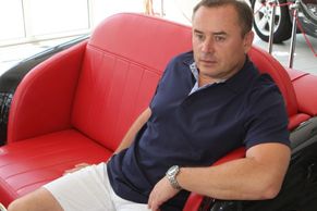 Nábytek ze starých automobilů