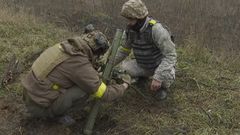 Vyostřené boje v Doněcké oblasti. Rusové využívají převahu, Ukrajinci zbraně ze Západu