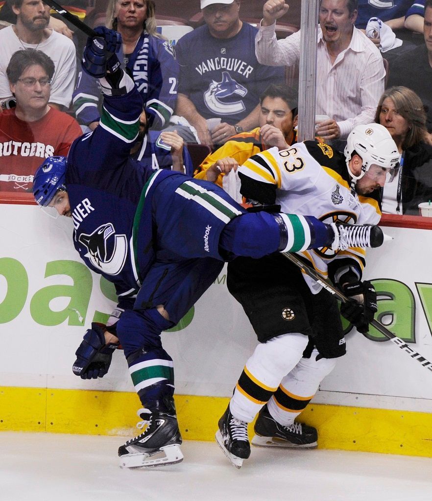 Finále NHL: Vancouver - Boston (Lapierre, Marchand)