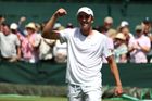 Kolaps hvězd na Wimbledonu. Britský student vyhrál, ale přijde o tři miliony korun