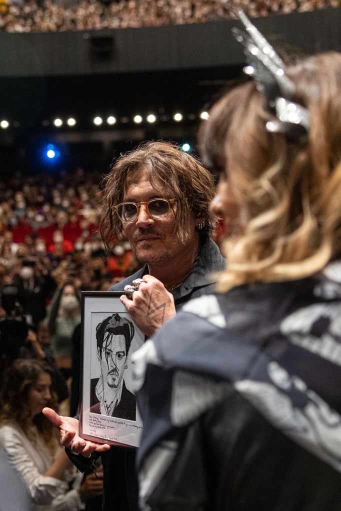 Johnny Depp v hotelu Thermal.