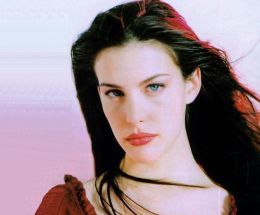 Liv Tylerová je maminkou.