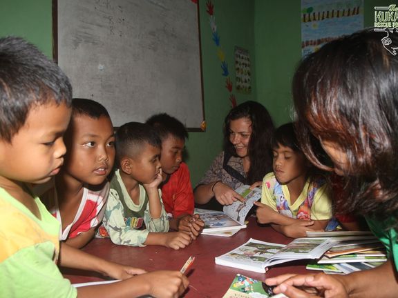 Kukang spolupracuje i s jednou místní školou.
