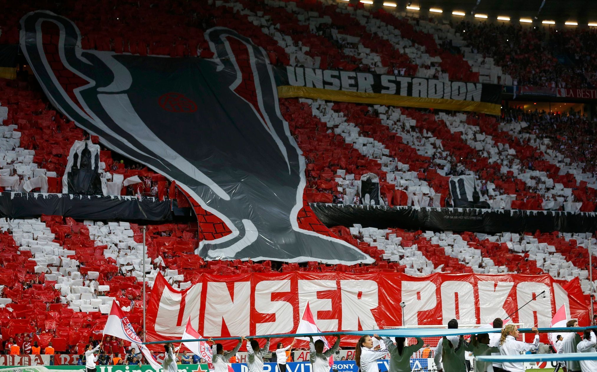 Fanoušci Bayernu ve finále Ligy mistrů Bayern - Chelsea