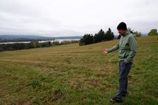 "Chceme klid, ne chlastačku a lunapark." Megalomanská výstavba znovu rozděluje Lipno