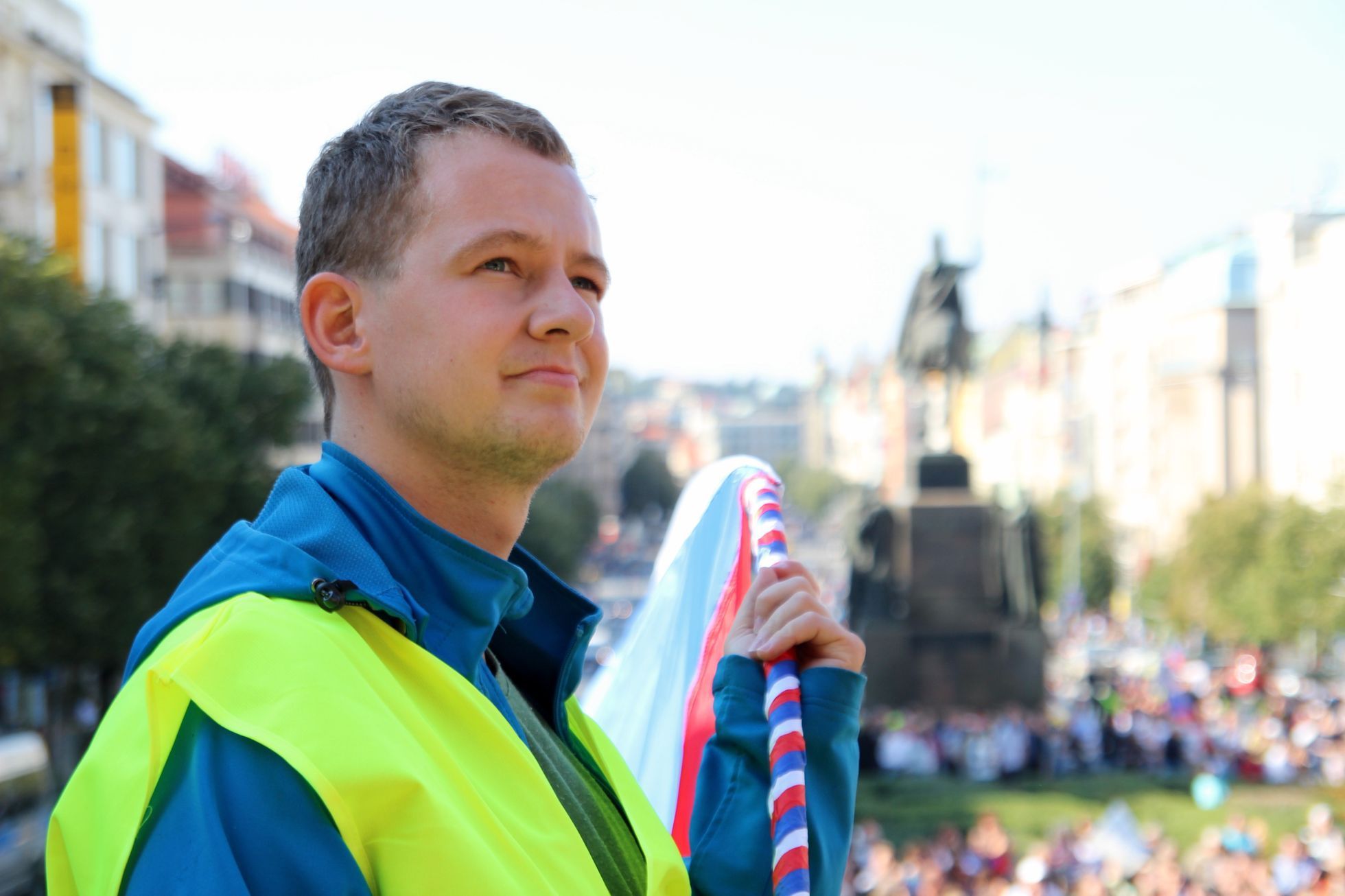 Zastánci a odpůrci na Václavském náměstí