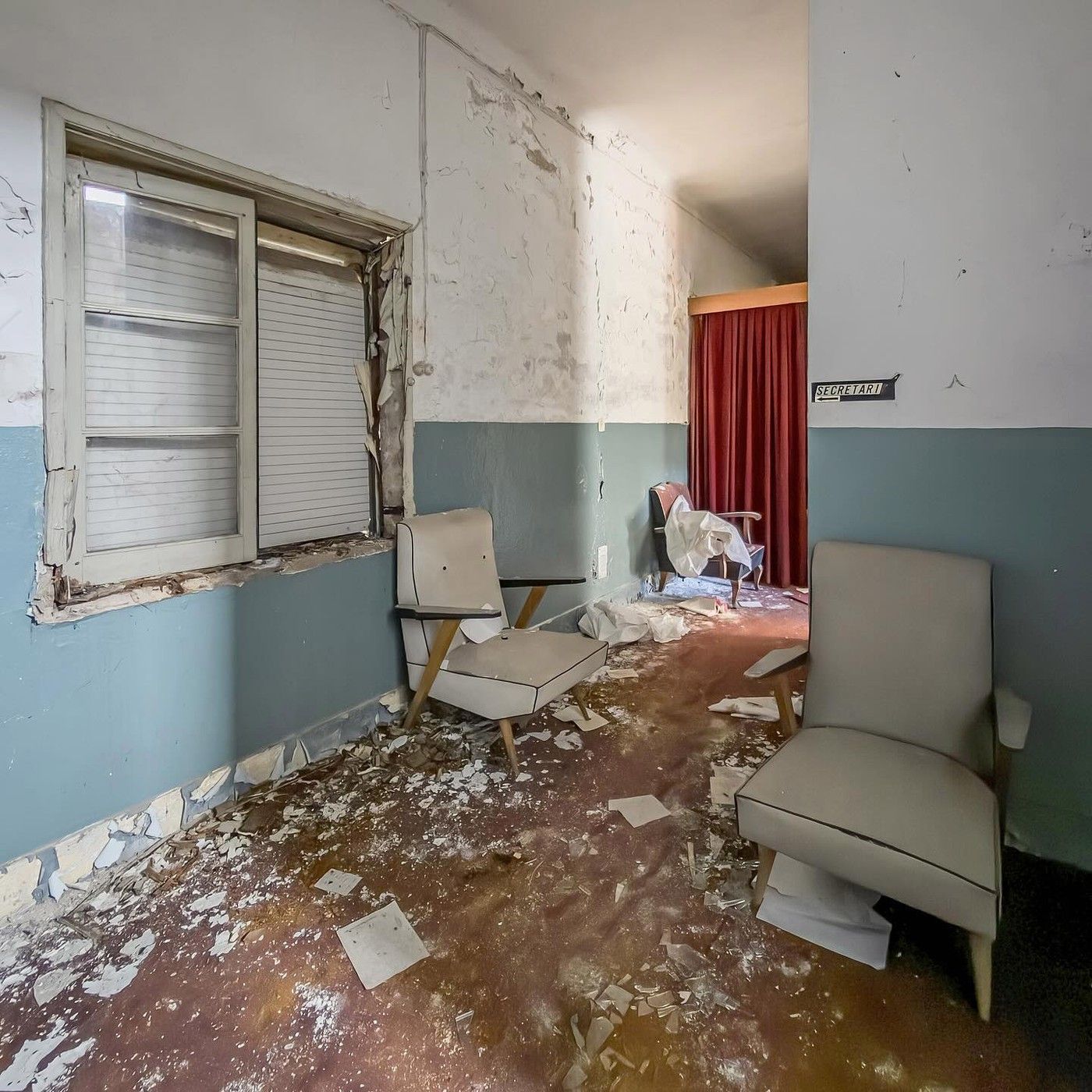 Hororové snímky z dvacet let opuštěné nemocnice