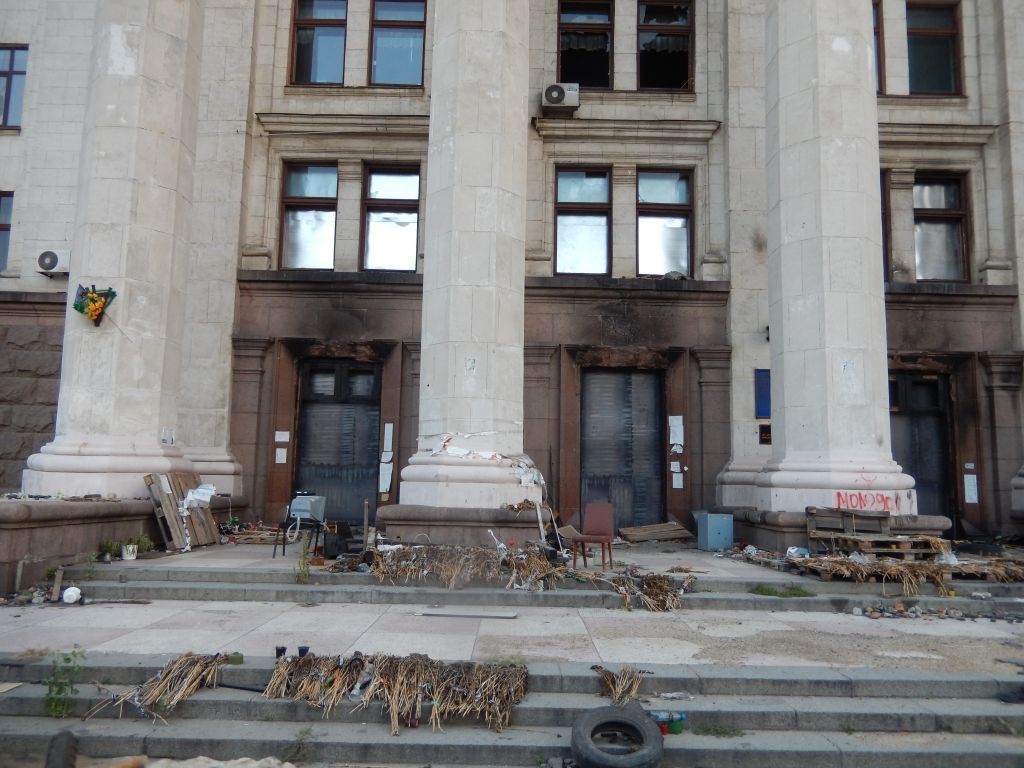 Dům odborů v Oděse. Místo tragédie 2.května. Uhořelo 32 lidí.