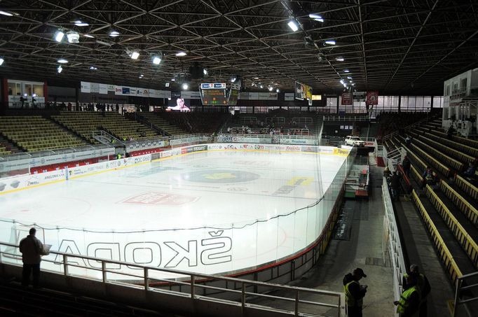 Stará Werk aréna (zimní stadion) v Třinci