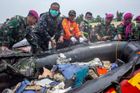 Indonéský pátrací tým zřejmě našel trup letadla, které se zřítilo do Jávského moře
