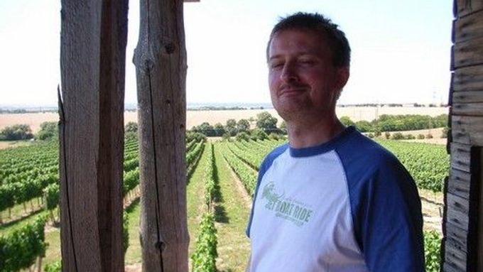 Bobule: Režisér Tomáš Bařina při obhlídkách na moravských vinicích