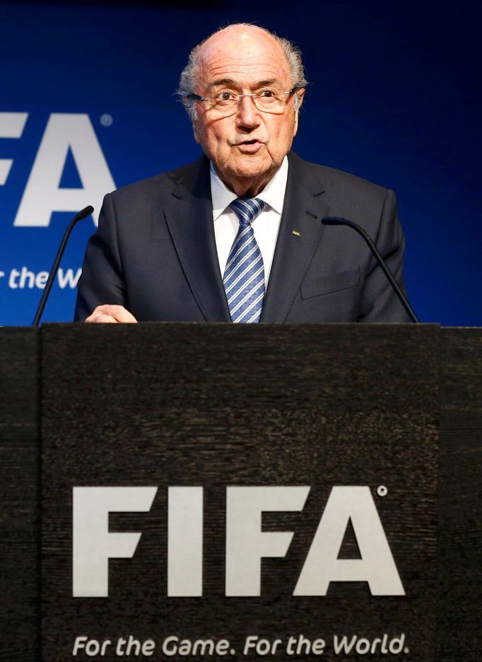 Sepp Blatter odstupuje z vedení FIFA