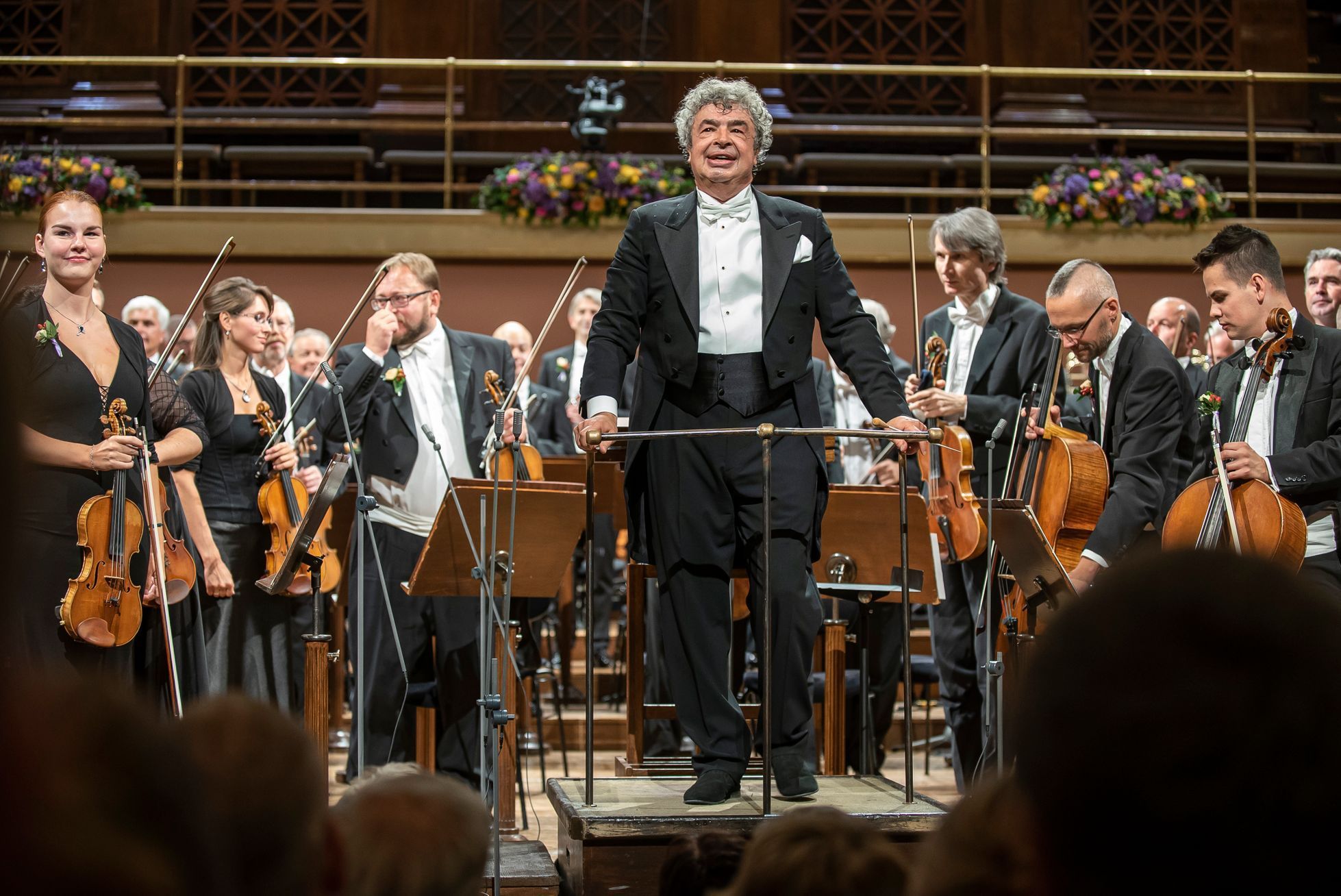 Severočeská Filharmonie Recenze: Česká filharmonie zahájila sezonu, Šostakovičem vtlačila lidi