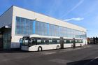 Nejdelší autobus v Česku. Praha chce posílit dopravu na letiště, vyzkouší vůz pro 181 lidí