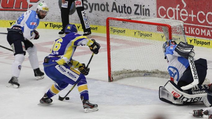 Hokej, Zlín - Plzeň: Jaroslav Balaštík - gól na 1:1