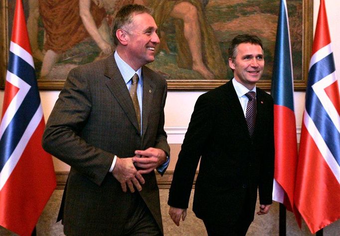 9. 1. Praha. Premiér Mirek Topolánek a jeho norský protějšek Jens Stoltenberg po schůzce v Praze. Norsko do Česka posílá plyn, když ruské zdroje "vyschly".