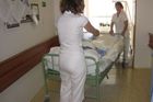 Pacient zkopal v nemocnici zdravotní sestru
