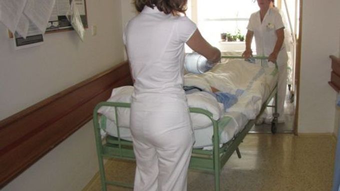 Akutní lůžka rušit krajské nemocnice na Vysočině nebudou (ilustrační foto).