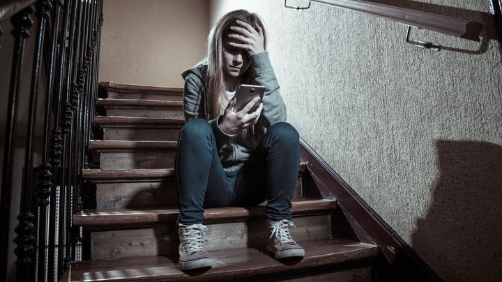 Chlapci vygenerovali nahé snímky spolužaček. Dívky ve španělském městě nevychází ven
