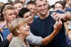 Německý tisk: Voliči vystavili účet uprchlické politice Merkelové