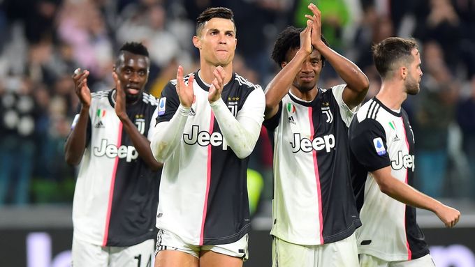 Hráči Juventusu slaví další vítězství.