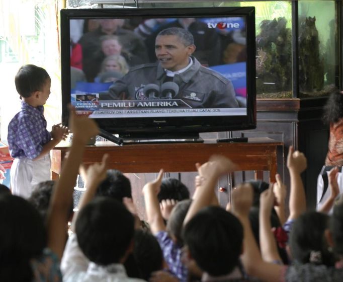 Radují se i žáci školy v Jakartě, kde Barack Obama studoval v letech 1970-1971. Indonésie