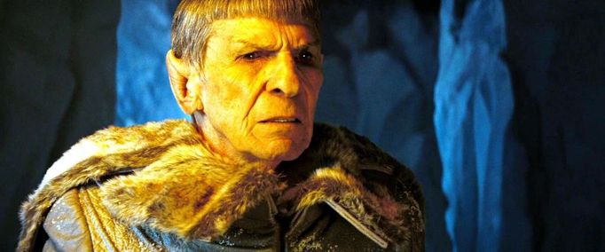 Díky časovým paradoxům se však jako Spock z původní (ze současného pohledu alternativní) budoucnosti může klidně objevit i sám Nimoy.