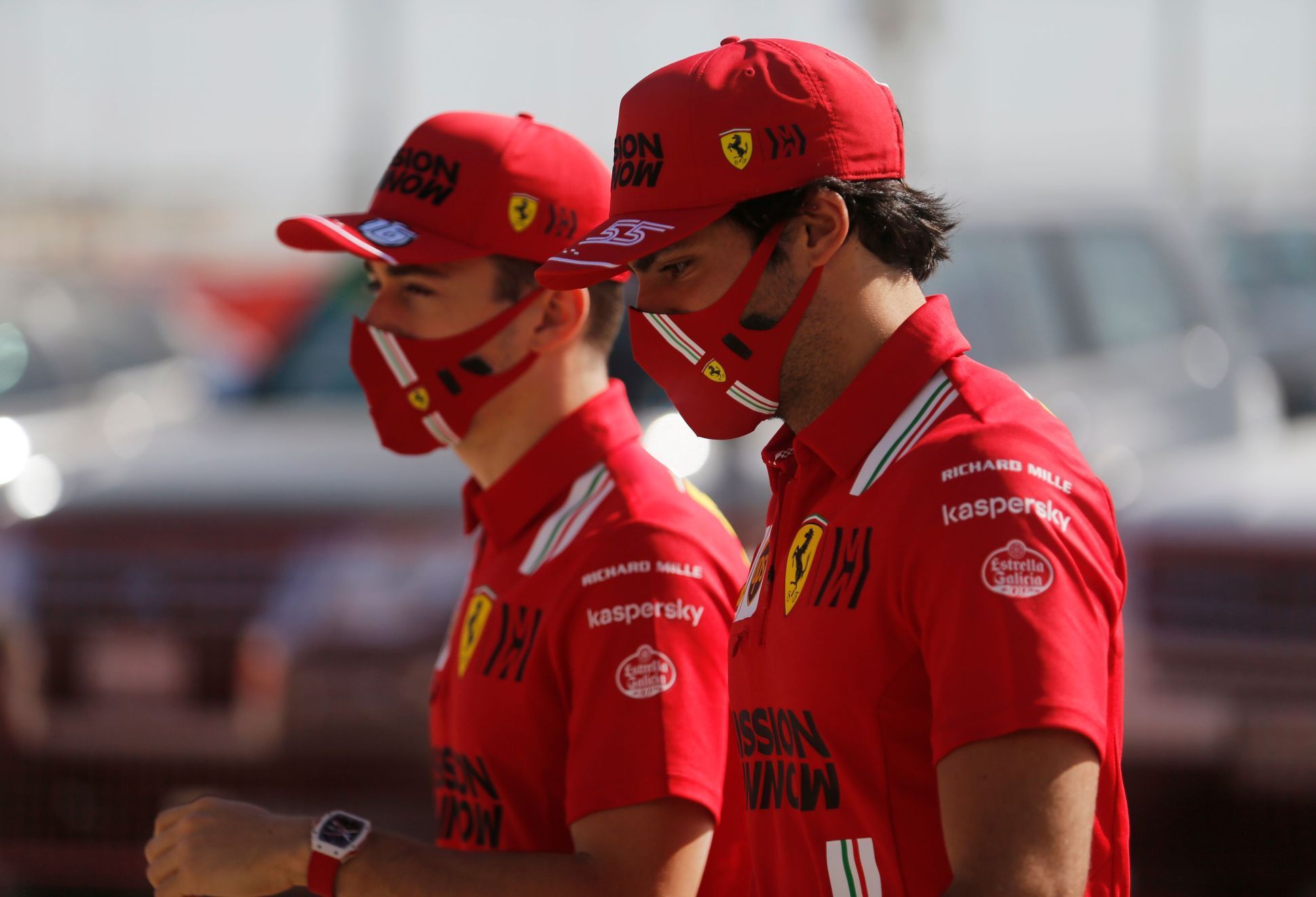 Testy F1 v Bahrajnu 2021: Carlos Sainz junior a Charles Leclerc, Ferrari