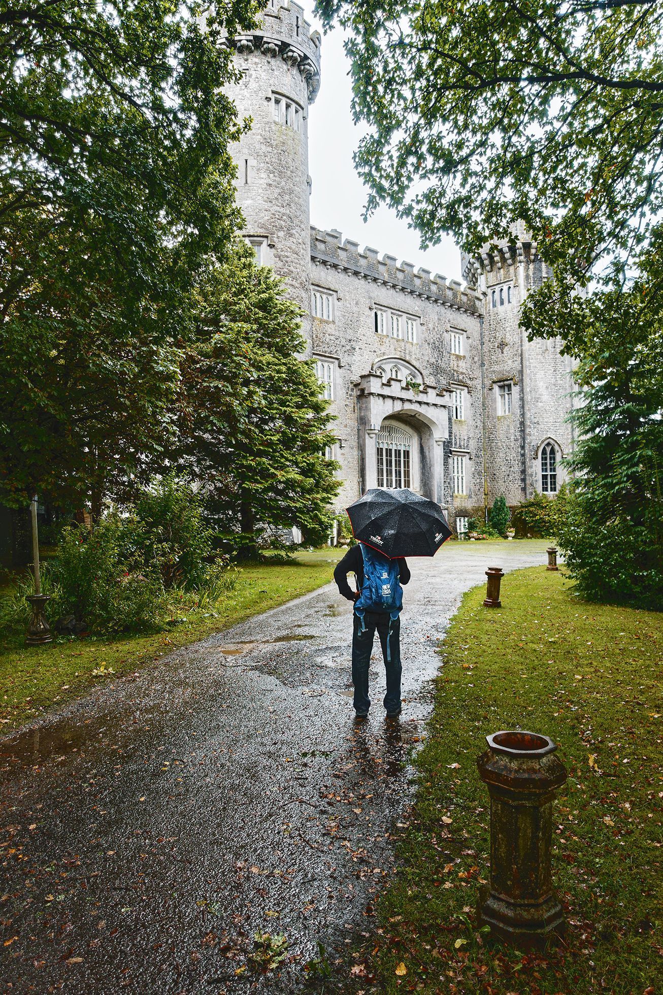 Strašidelný hrad Charleville a tajemný druidský les poblíž irského Tullamore