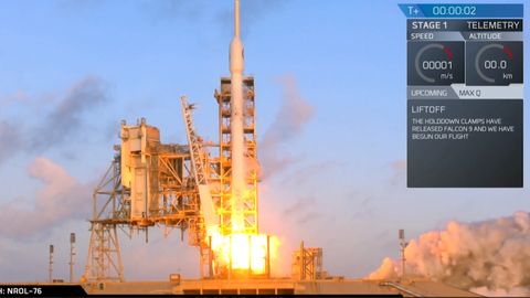V naprostém utajení. Společnost SpaceX vynesla do kosmu satelit pro tajnou službu