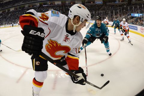 Jiří Hudler vs San Jose Sharks