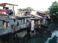 Chudinské slumy v hlavním městě Manile