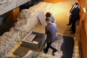Foto: Podívejte se, kde a jak jsou uloženy ostatky nejstarších Přemyslovců na Pražském hradě