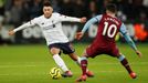 Soccer Football - Premier League - West Ham United v Liverpool - London Stadium, London, Britain - January 29, 2020   Liverpool's Alex Oxlade-Chamberlain in action with W