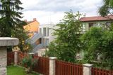 Dům v Minské ulici v Brně (zadní pohled): Podle klubu Za starou Prahu lze stavbu označit za příklad ryzího minimalismu.