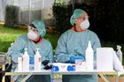 Zdravotnice ve městě Brescia v Lombardii. Život v Itálii během probíhající pandemie koronaviru Covid-19. Březen, 2020.