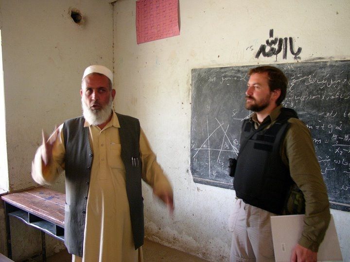 Afghánistán - český rekonstrukční tým opravuje školy