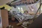 Na základní škole v Praze spadl během výuky strop, učitelka žáky vyvedla na chodbu
