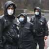 Policie, roušky, rouška, koronavir, Protest / demonstrace proti vládním koronavirovým opatřením, blokáda Úřadu vlády, otevřené Česko