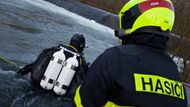 hasiči policie pátrání záchrana záchranáři jez tonutí