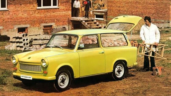 Ačkoliv je Trabant 601 symbolem socialistických silnic, designově se příliš nepovedl.