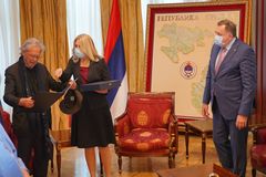 Nobelista Handke navštívil Bosnu, jednu cenu mu předal Kusturica