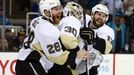 Pittsburgh - San Jose 6. finálový zápas SC. Ian Cole (28), Matt Murray (golman),