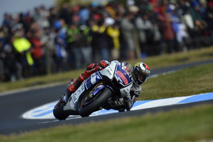 Jorge Lorenzo oslavil na okruhu Phillip Island svůj druhý titul mistra světa MotoGP. Vyhrál v předposledním klání sezony, když jeho největší rival, Dani Pedrosa, spadl.