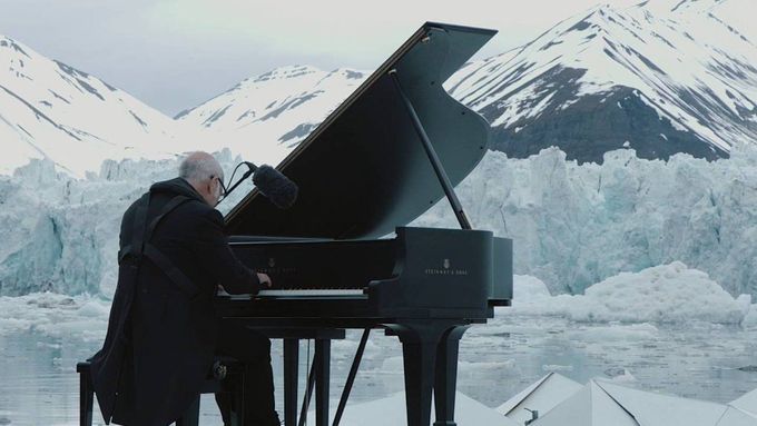 Tak klavírista Ludovico Einaudi preludoval na Arktidě.