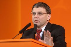 Zaorálek: Vláda vás kvůli radaru vodí za nos