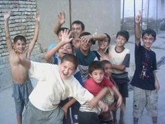 Chlapci z uzbeckého Samarkandu. Středoasijské republiky se potýkají nejvíce s dětskou chudobou.