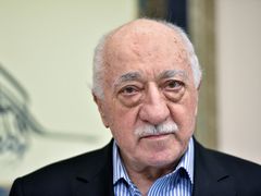 Fethullah Gülen - muž, kterého Erdogan viní ze zorganizování nepovedeného puče.